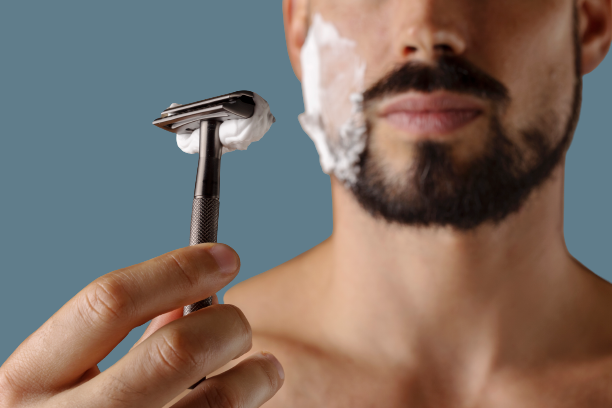 how to shave with a safety razor?